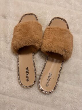PRIMA’ Cream/Beige Slides